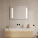 Speil med stikkontakt 900x650mm